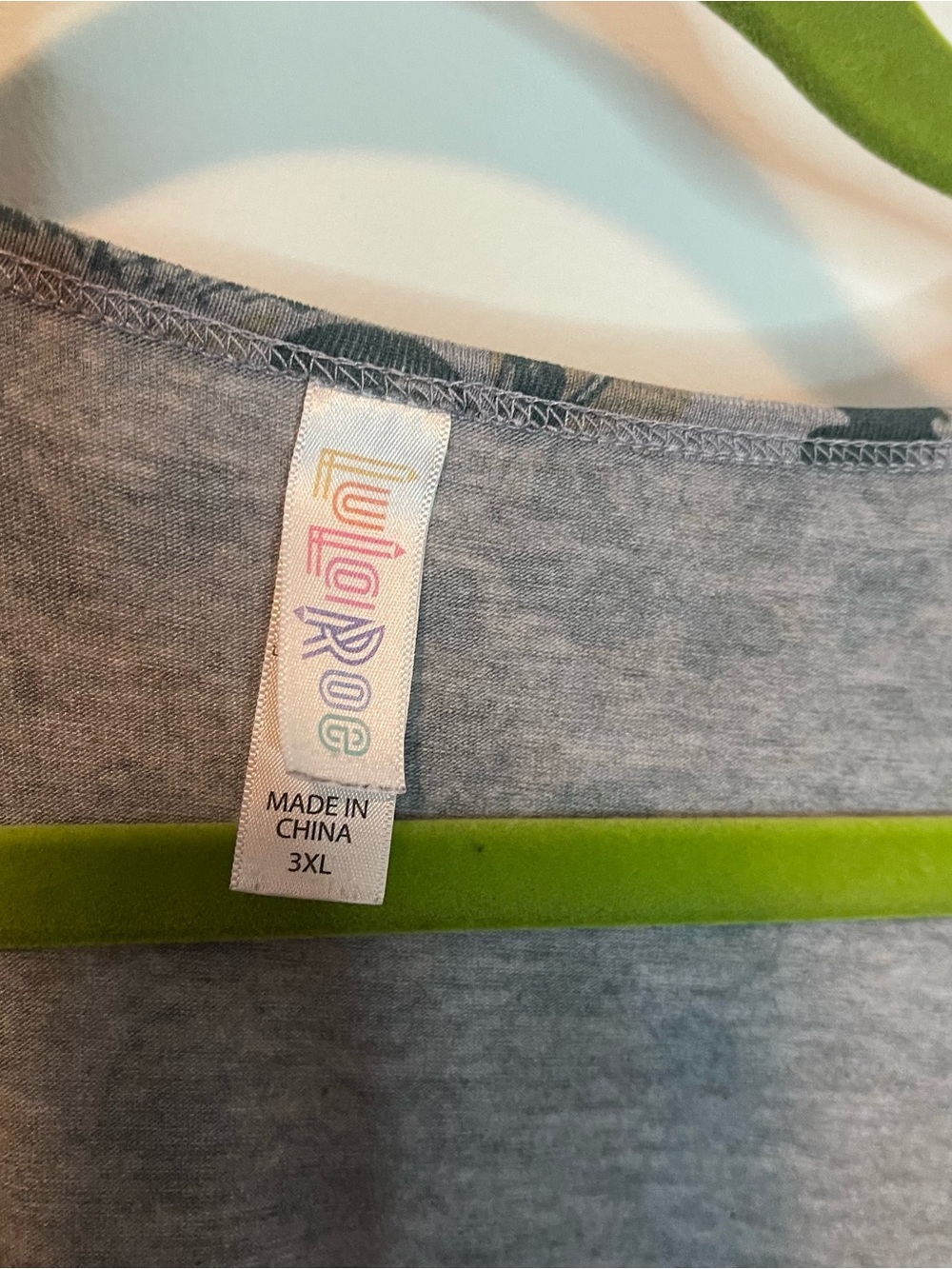 Lularoe 3XL Four Leaf Clover Top #23 - Picture 6 of 7